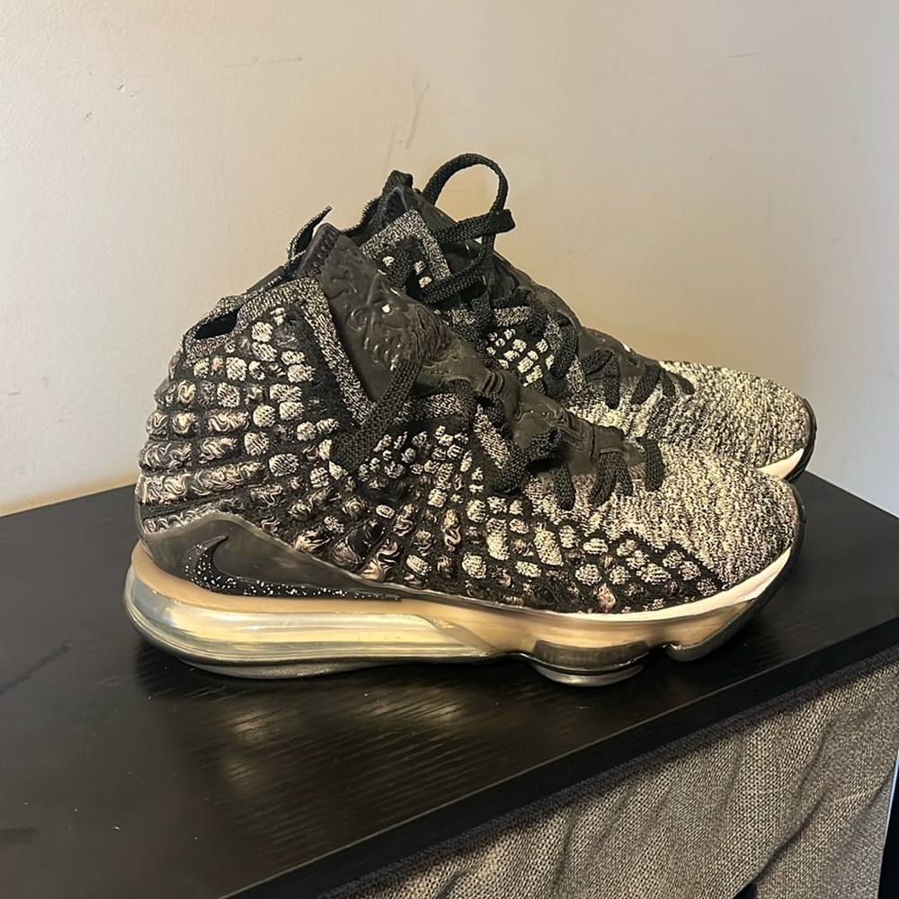 Nike LeBron 17 Men's Basketball Shoes